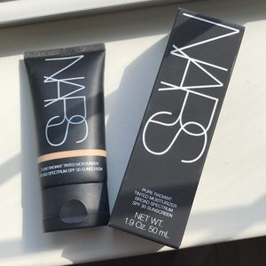 NARS tinted moisturizer Finland